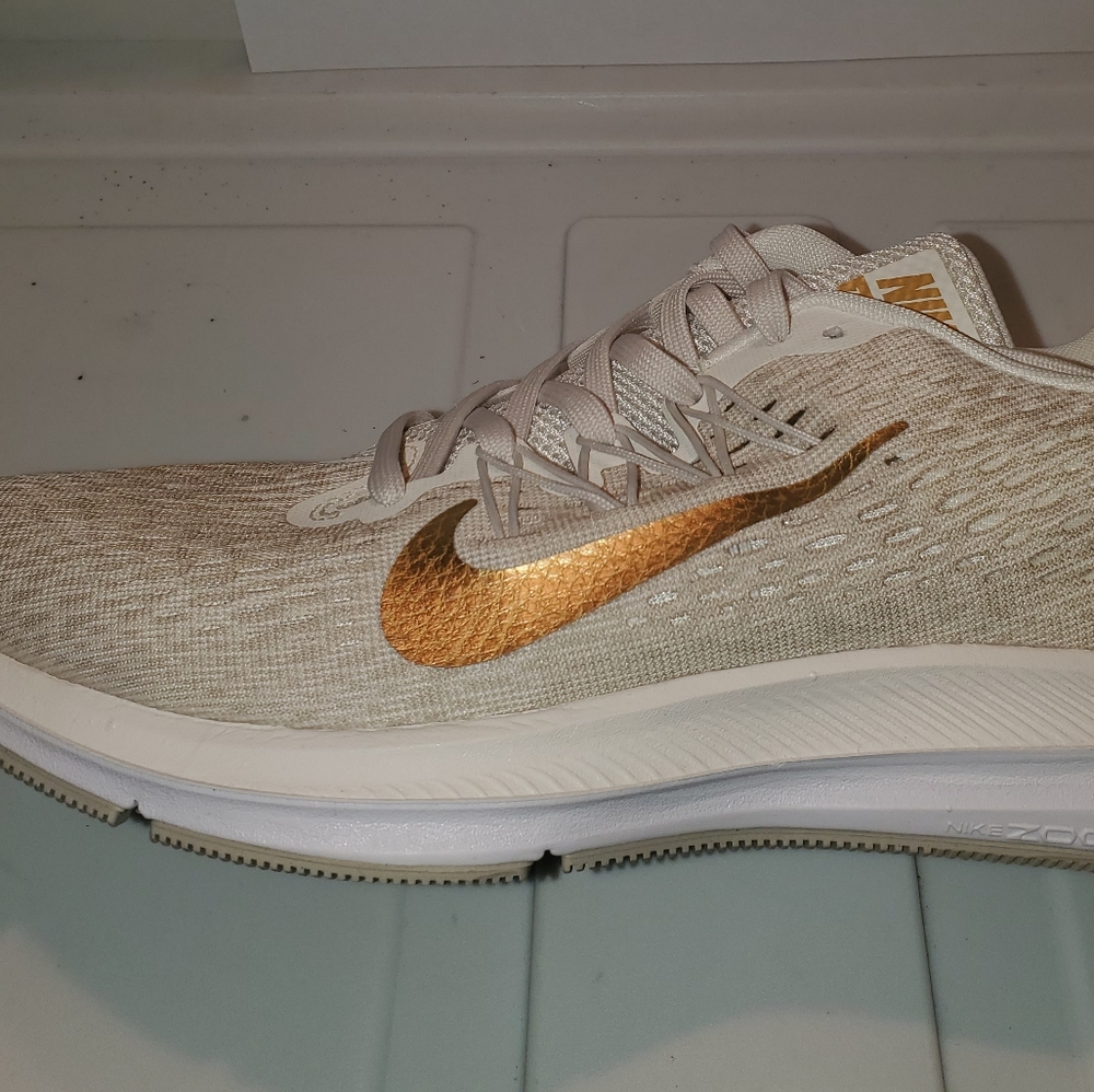 Wmns Zoom Winflo 5 'String'